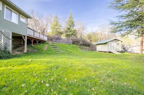 588 NW Scenic Drive Grants Pass OR 97526