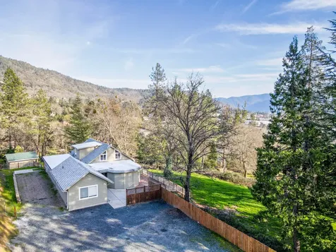 588 NW Scenic Drive Grants Pass OR 97526