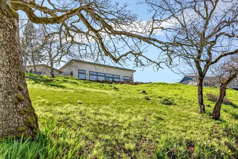 1873 Sundial Drive Medford OR 97501