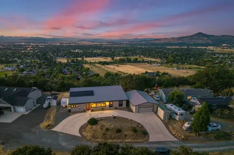 1873 Sundial Drive Medford OR 97501