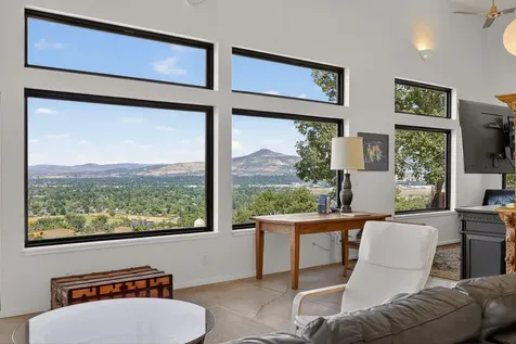 1873 Sundial Drive Medford OR 97501