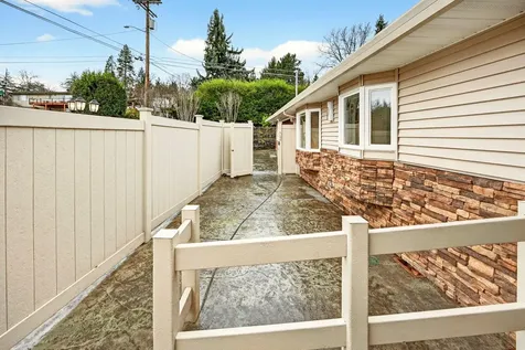1059 Terra Avenue Ashland OR 97520