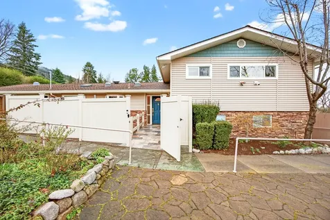1059 Terra Avenue Ashland OR 97520