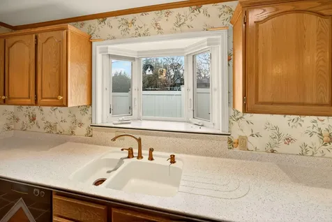 1059 Terra Avenue Ashland OR 97520