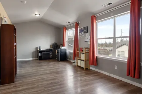 3433 SW Kalama Avenue Redmond OR 97756
