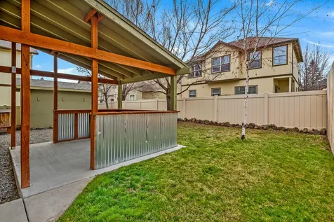 641 SE Glengarry Place Bend OR 97702
