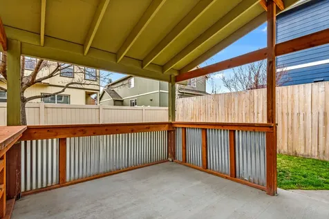 641 SE Glengarry Place Bend OR 97702