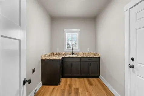 305 Moody Lane Medford OR 97501