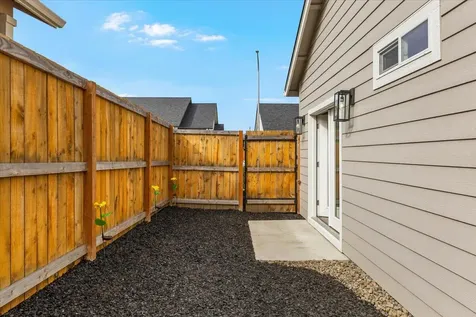 305 Moody Lane Medford OR 97501