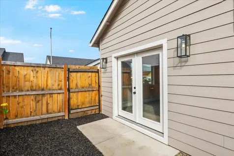 305 Moody Lane Medford OR 97501