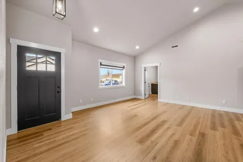 305 Moody Lane Medford OR 97501