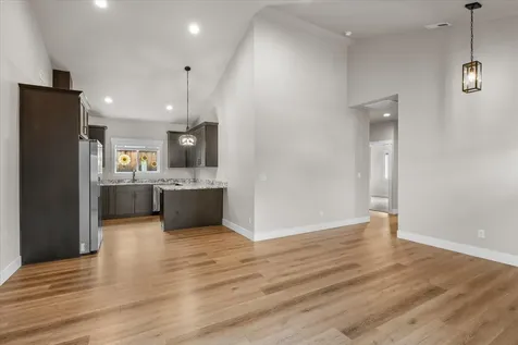 305 Moody Lane Medford OR 97501