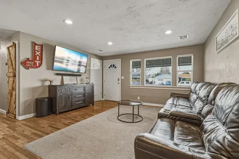 1733 Howell Avenue Medford OR 97501