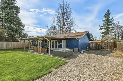 1733 Howell Avenue Medford OR 97501