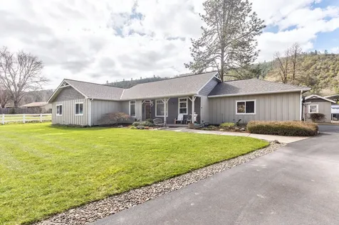 9547 Old Stage Road Central Point OR 97502