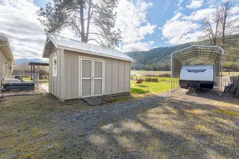 9547 Old Stage Road Central Point OR 97502