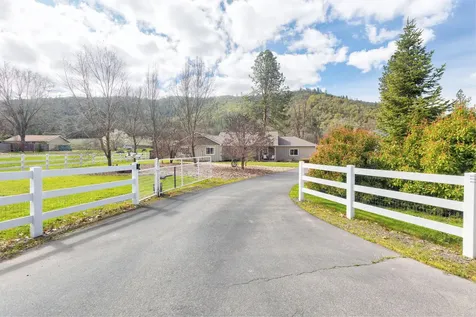 9547 Old Stage Road Central Point OR 97502