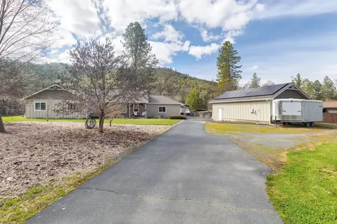 9547 Old Stage Road Central Point OR 97502