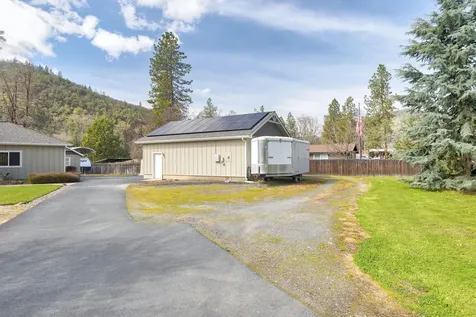 9547 Old Stage Road Central Point OR 97502