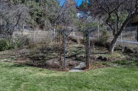 2101 NW Cascade View Drive Bend OR 97703