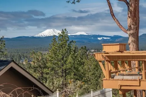 2101 NW Cascade View Drive Bend OR 97703