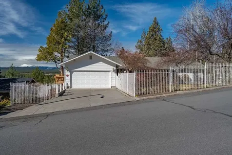 2101 NW Cascade View Drive Bend OR 97703
