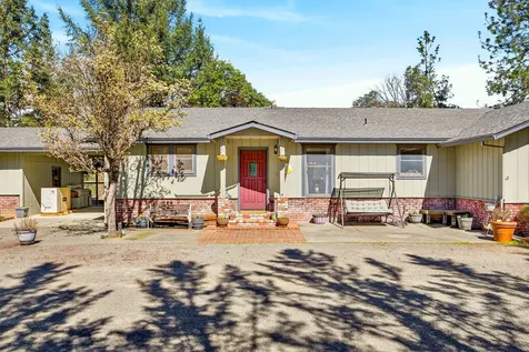 2542 Thomas Terrace Grants Pass OR 97527