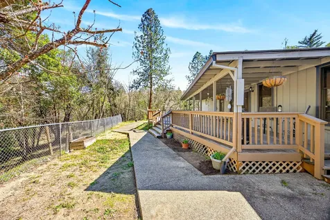 2542 Thomas Terrace Grants Pass OR 97527