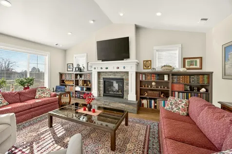 4084 Crystal Springs Drive Medford OR 97504