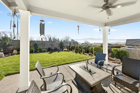 4084 Crystal Springs Drive Medford OR 97504