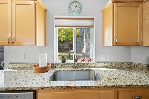 1733 SW 21st Redmond OR 97756