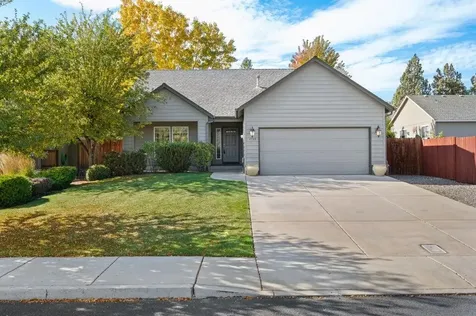 1733 SW 21st Redmond OR 97756