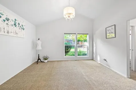1733 SW 21st Redmond OR 97756