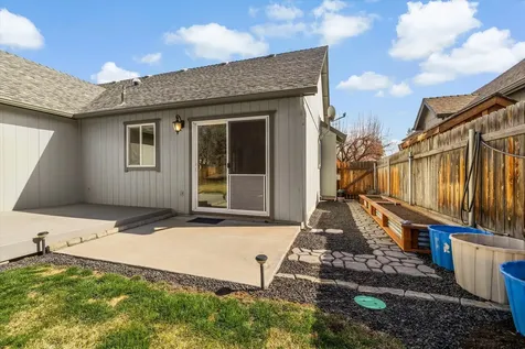 1733 SW 21st Redmond OR 97756