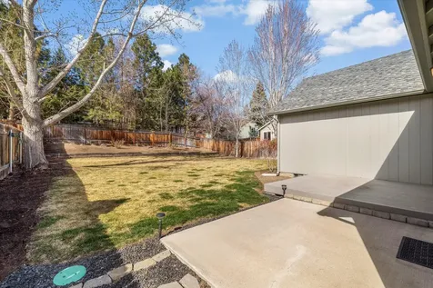 1733 SW 21st Redmond OR 97756