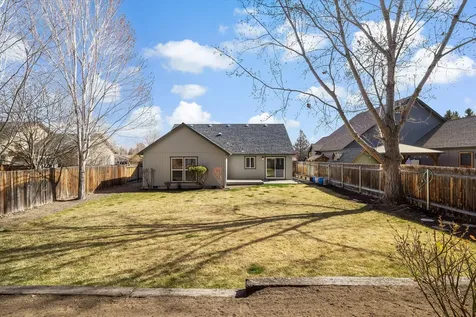 1733 SW 21st Redmond OR 97756