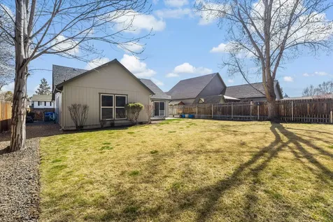 1733 SW 21st Redmond OR 97756