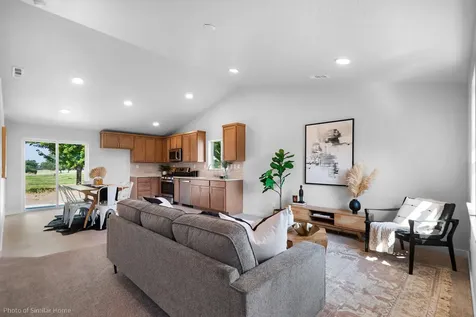 3718 Luchu Street Medford OR 97504