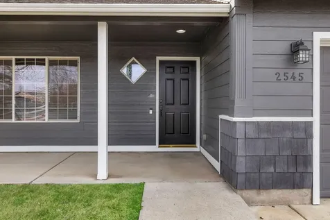 2545 NE 7th Lane Redmond OR 97756