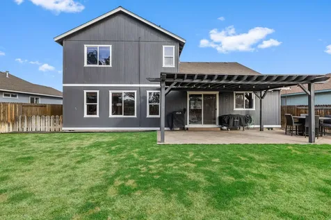 2545 NE 7th Lane Redmond OR 97756