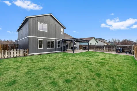 2545 NE 7th Lane Redmond OR 97756