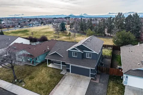 2545 NE 7th Lane Redmond OR 97756