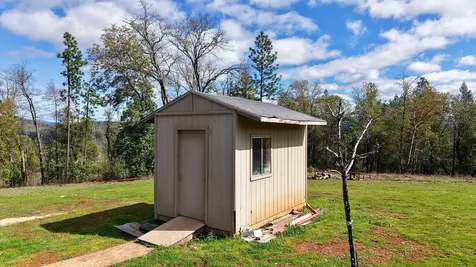 509 Derby Road Eagle Point OR 97524