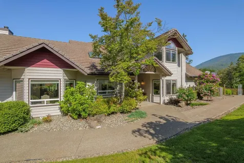 701 Serenity Lane Grants Pass OR 97526