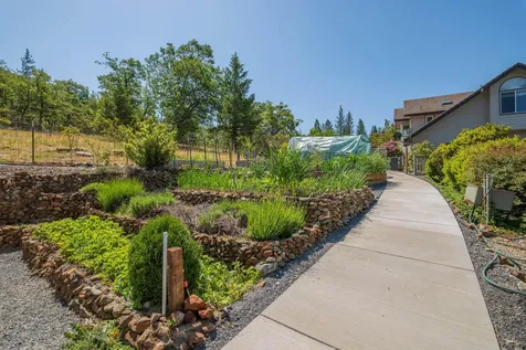 701 Serenity Lane Grants Pass OR 97526
