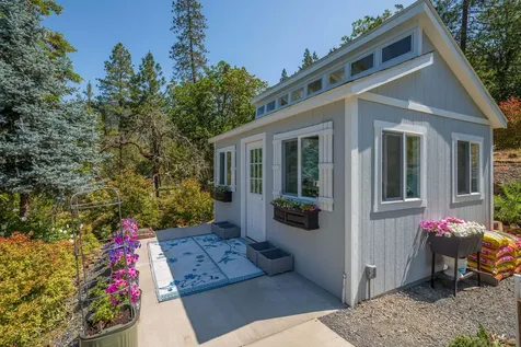 701 Serenity Lane Grants Pass OR 97526