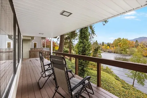 1088 E Park Street Grants Pass OR 97527
