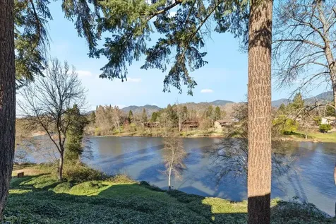 1088 E Park Street Grants Pass OR 97527