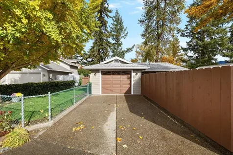 1088 E Park Street Grants Pass OR 97527