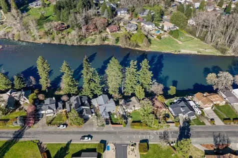 1088 E Park Street Grants Pass OR 97527